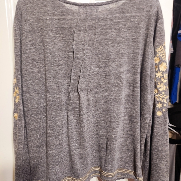 Sundance Grey Linen Large Top with Embroidery - Picture 6 of 8